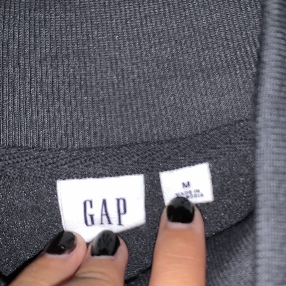 GAP quarterzip - Picture 2 of 2